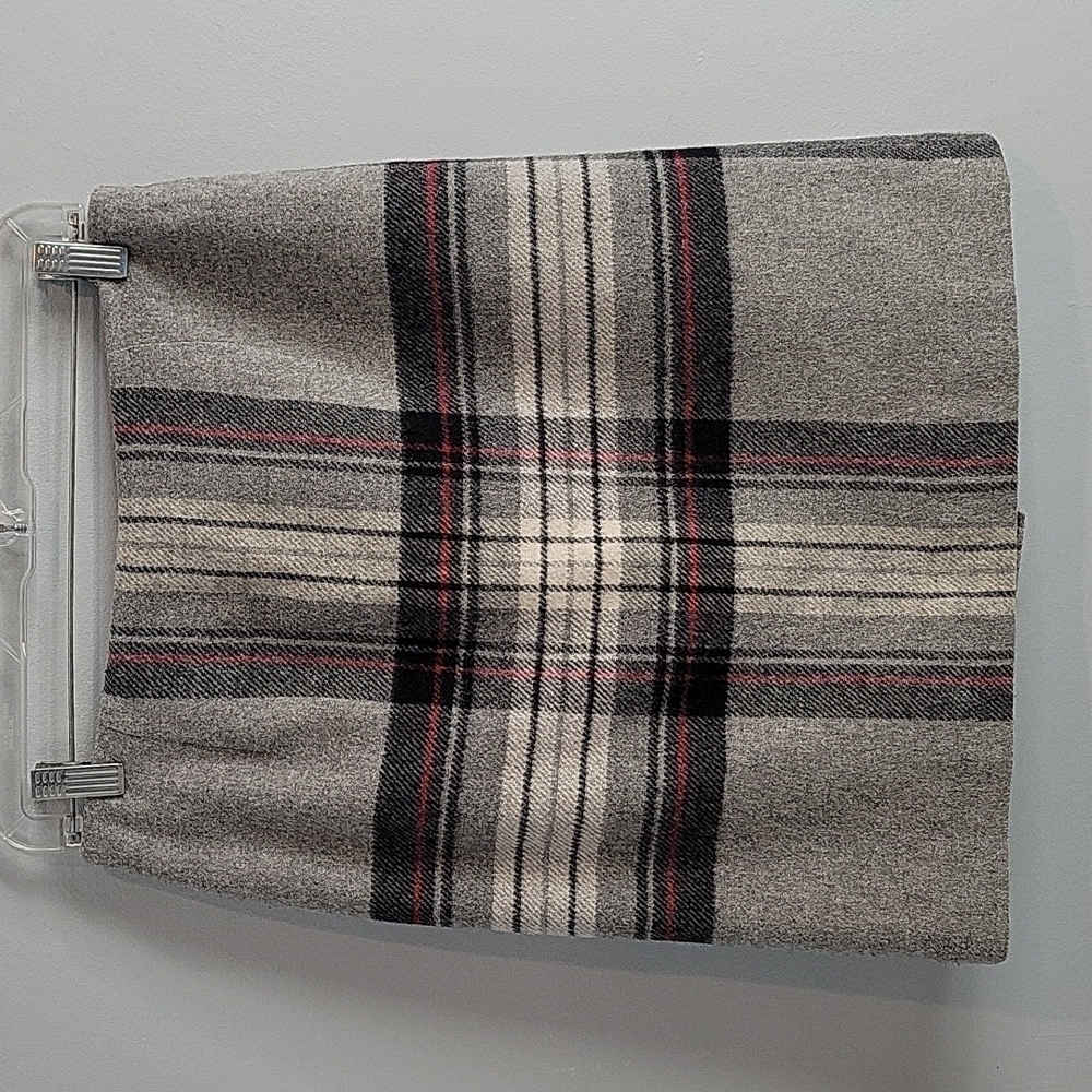 Talbots Plaid Wool Pencil Skirt Tartan Italian Fabric  Gray Red Black vintage 8‎